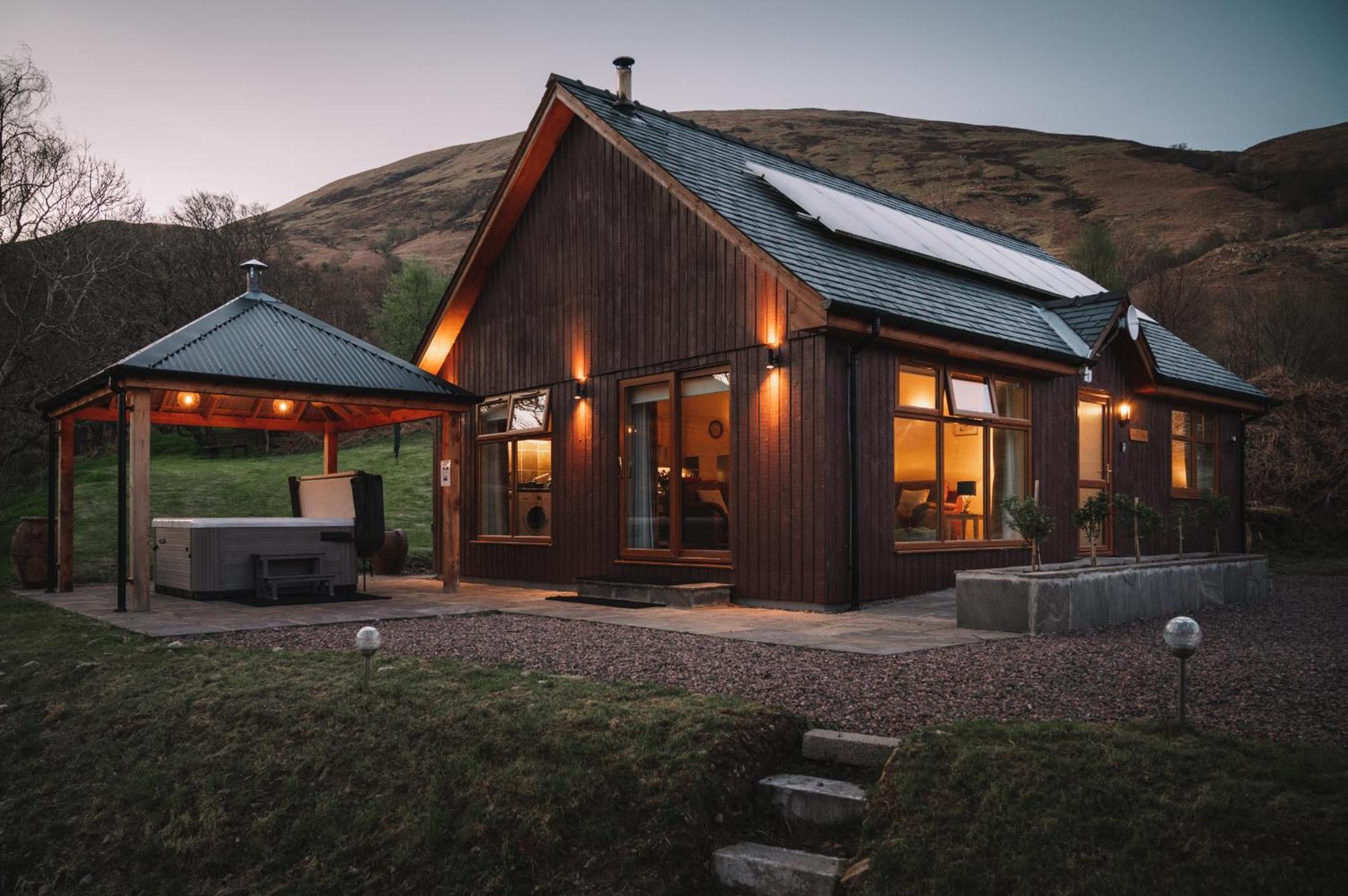 Inverskilavulin Estate Lodges 포트 윌리엄 외부 사진